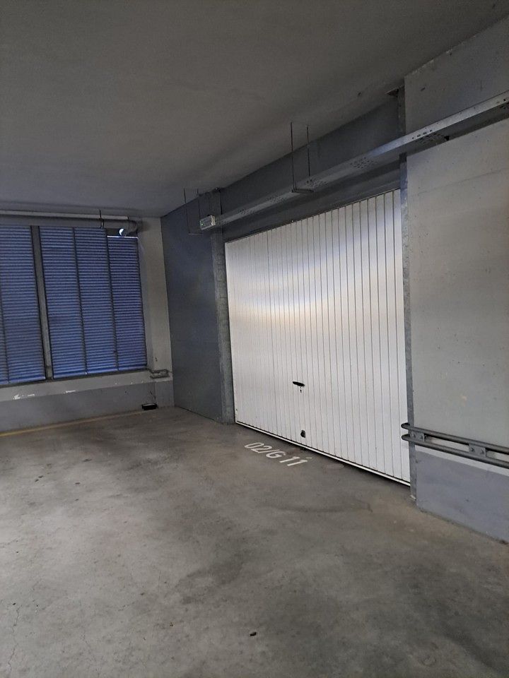 Pronájem garážového stání 25 m²
