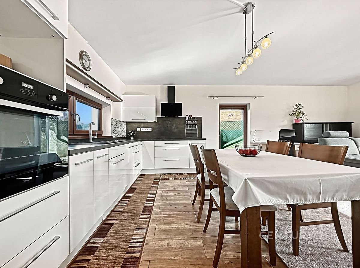 Prodej rodinného domu 99 m², pozemek 822 m² – fotografie 3