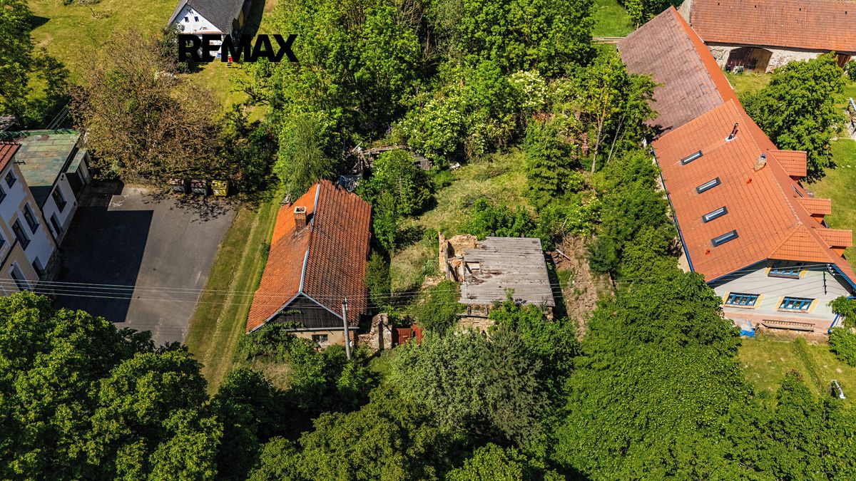 Prodej stavebního pozemku 1677 m² – fotografie 3