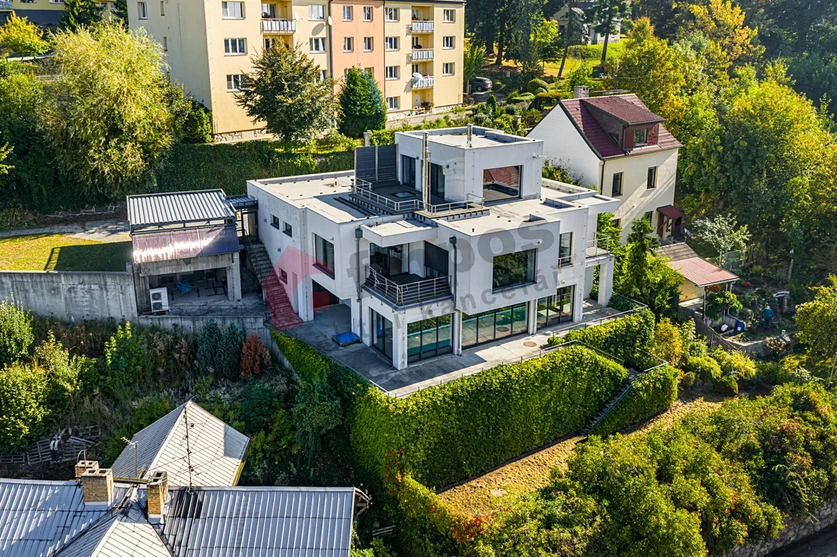 Prodej vily 406 m², pozemek 896 m²