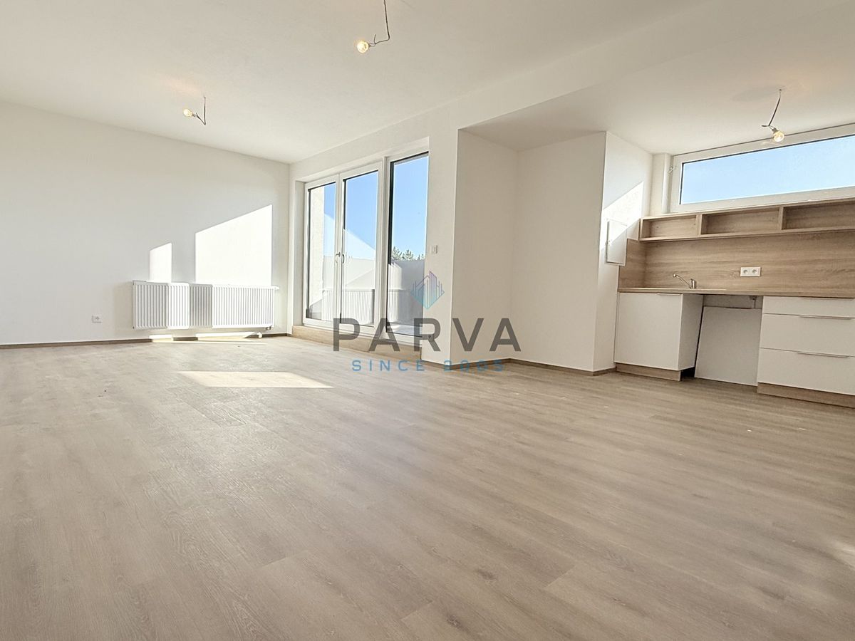 Pronájem bytu 3+kk 86 m² – fotografie 4