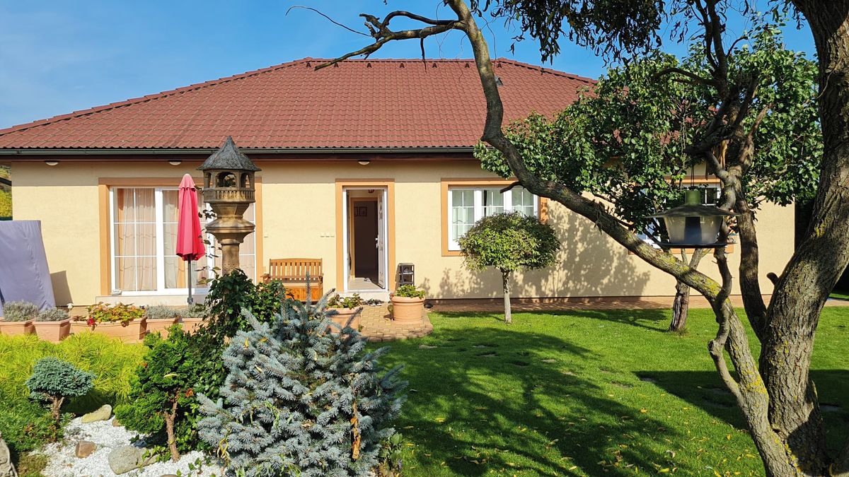 Prodej rodinného domu 160 m², pozemek 780 m² – fotografie 3