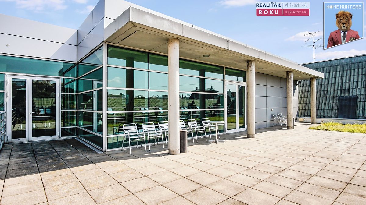 Pronájem kanceláře 570 m² – fotografie 3