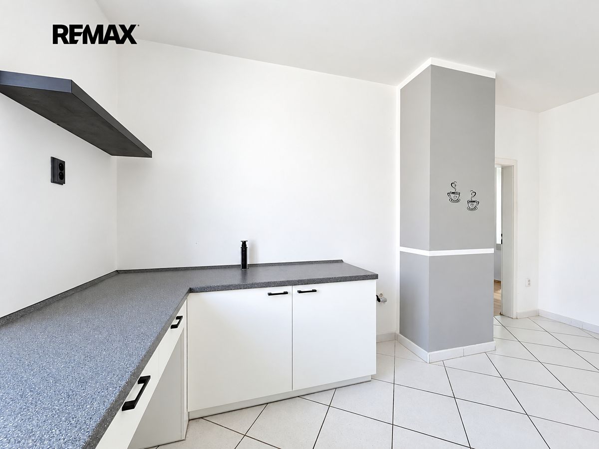 Prodej rodinného domu 407 m², pozemek 244 m² – fotografie 5