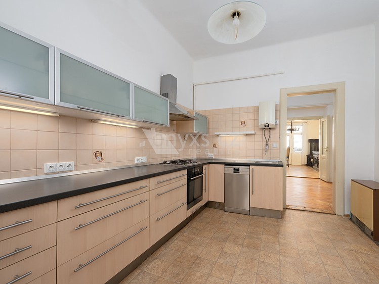 Pronájem bytu 3+1, 112 m² (6 z 16)