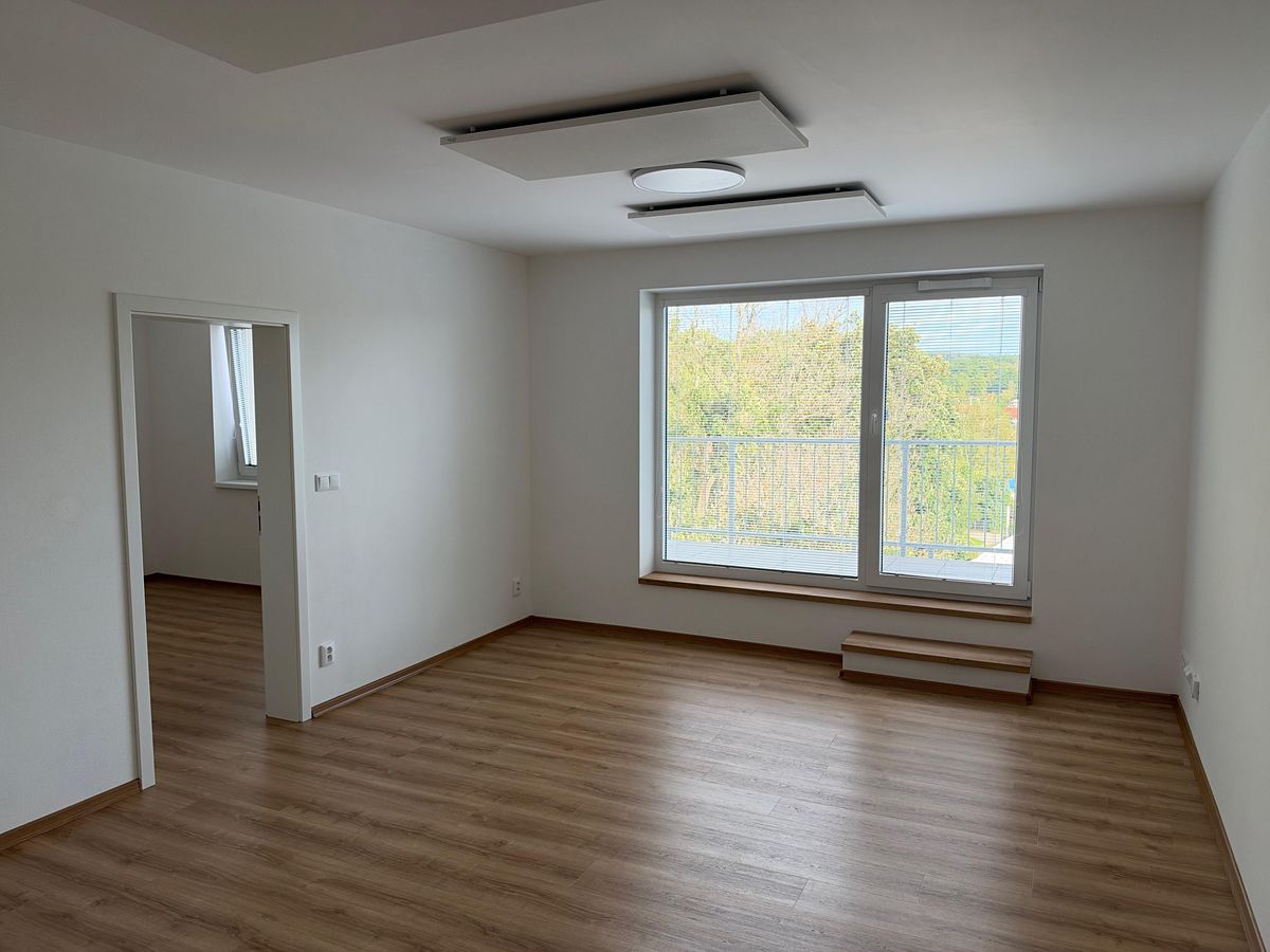 Pronájem bytu 4+kk 86 m² – fotografie 3