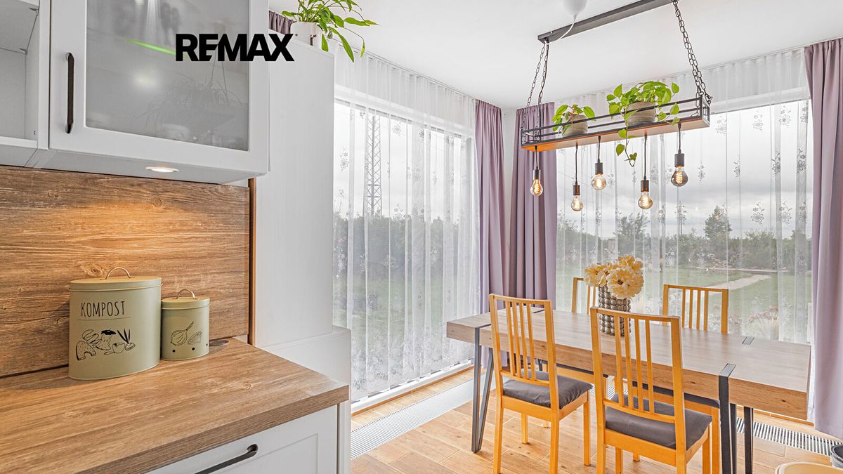 Prodej rodinného domu 147 m², pozemek 2074 m² – fotografie 3