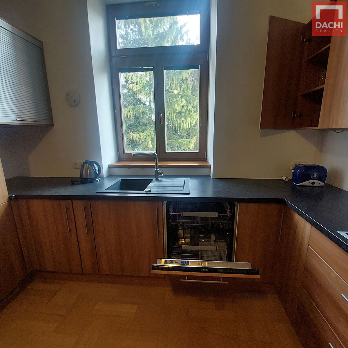 Pronájem bytu 3+1 85 m² – fotografie 4
