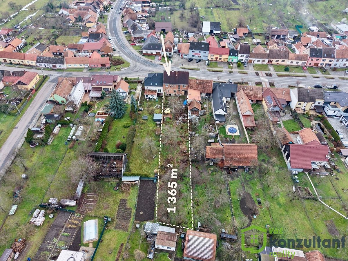 Prodej rodinného domu 205 m², pozemek 1350 m² – fotografie 2