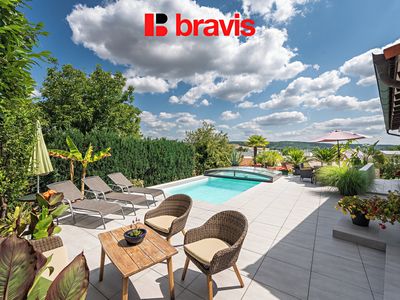 Prodej rodinného domu 524 m², pozemek 1040 m²