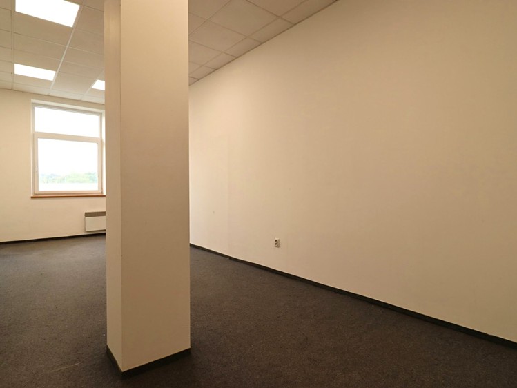 Pronájem komerčního prostoru, 26 m² (2 z 5)