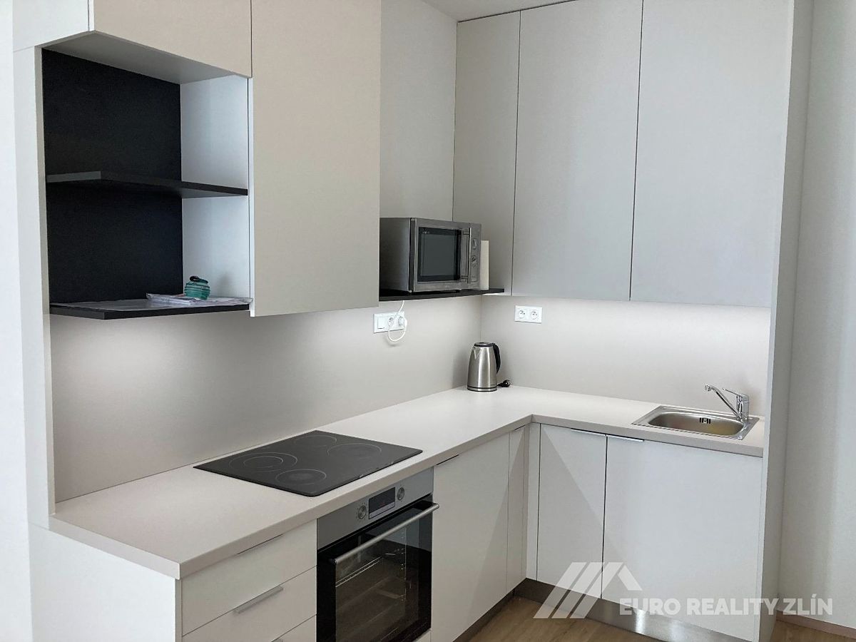Pronájem bytu 2+kk 61 m² – fotografie 4