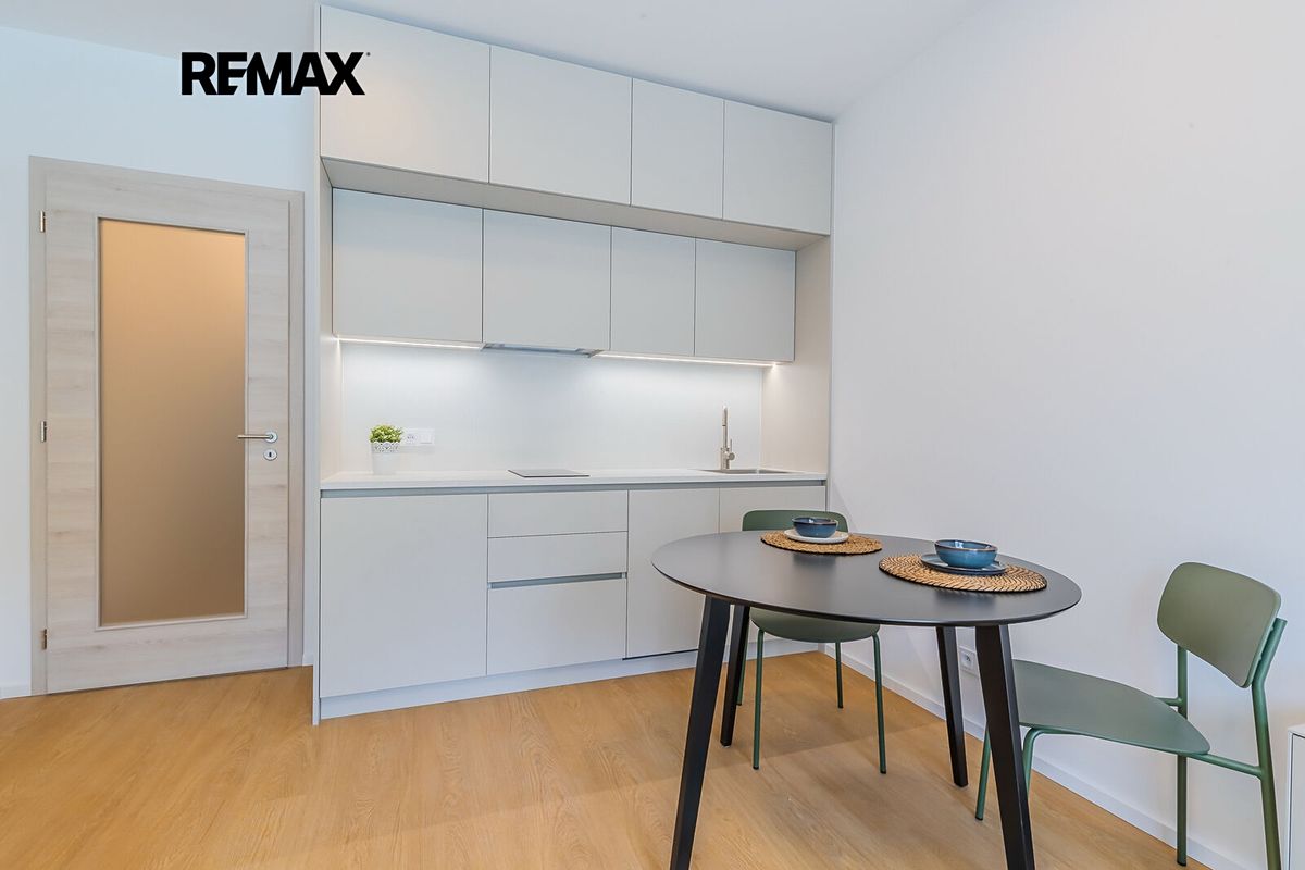 Pronájem bytu 1+kk 30 m²