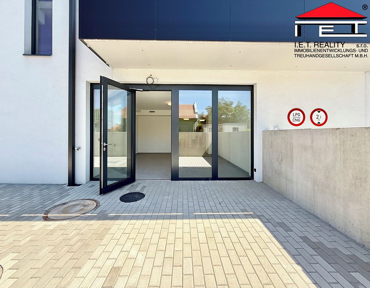 Pronájem obchodního prostoru 55 m²