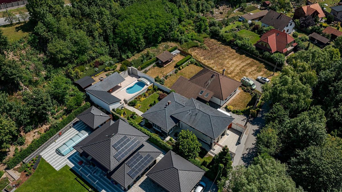 Pronájem rodinného domu 241 m², pozemek 1654 m² – fotografie 5