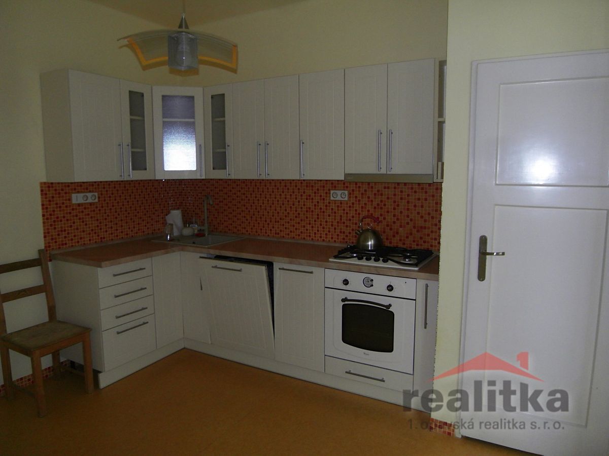Pronájem bytu 2+1 80 m² – fotografie 2