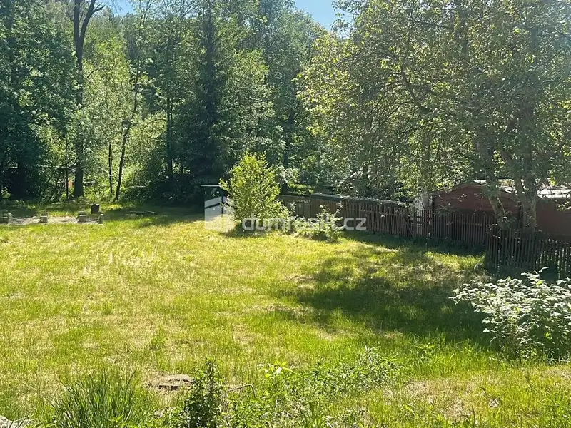 Prodej stavebního pozemku 1038 m², Prysk – náhled fotky 2