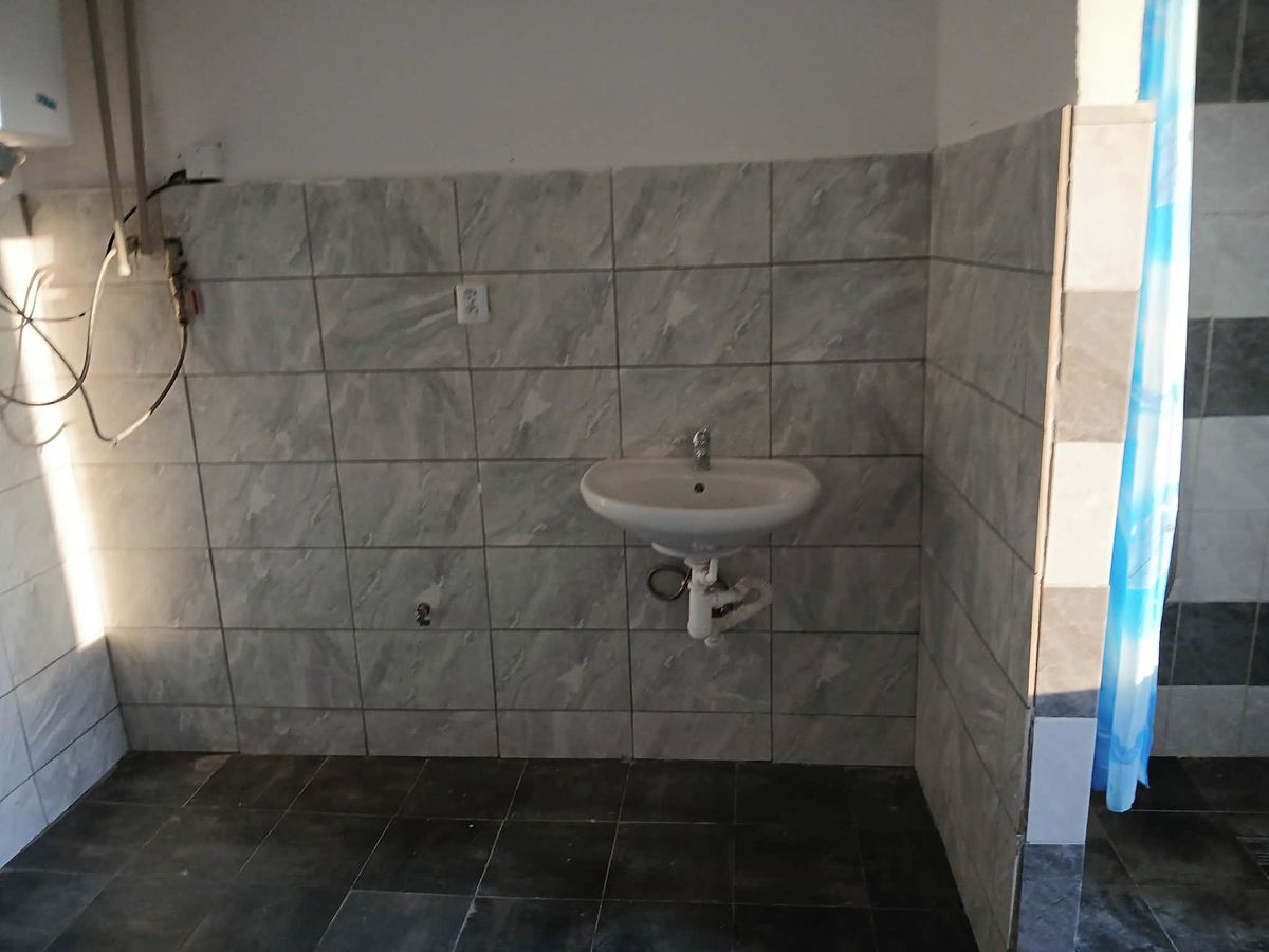 Pronájem bytu 2+1 90 m² – fotografie 3