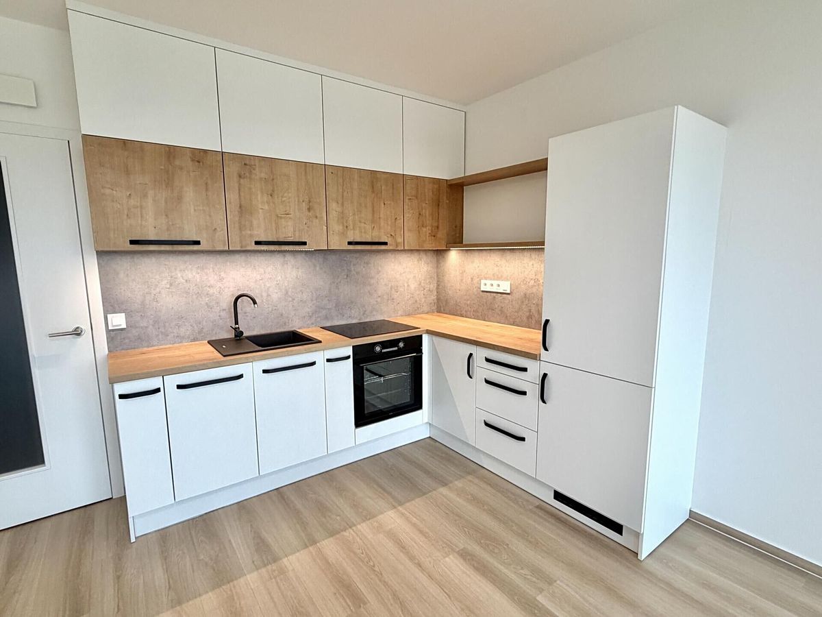 Pronájem bytu 1+kk 35 m² – fotografie 2