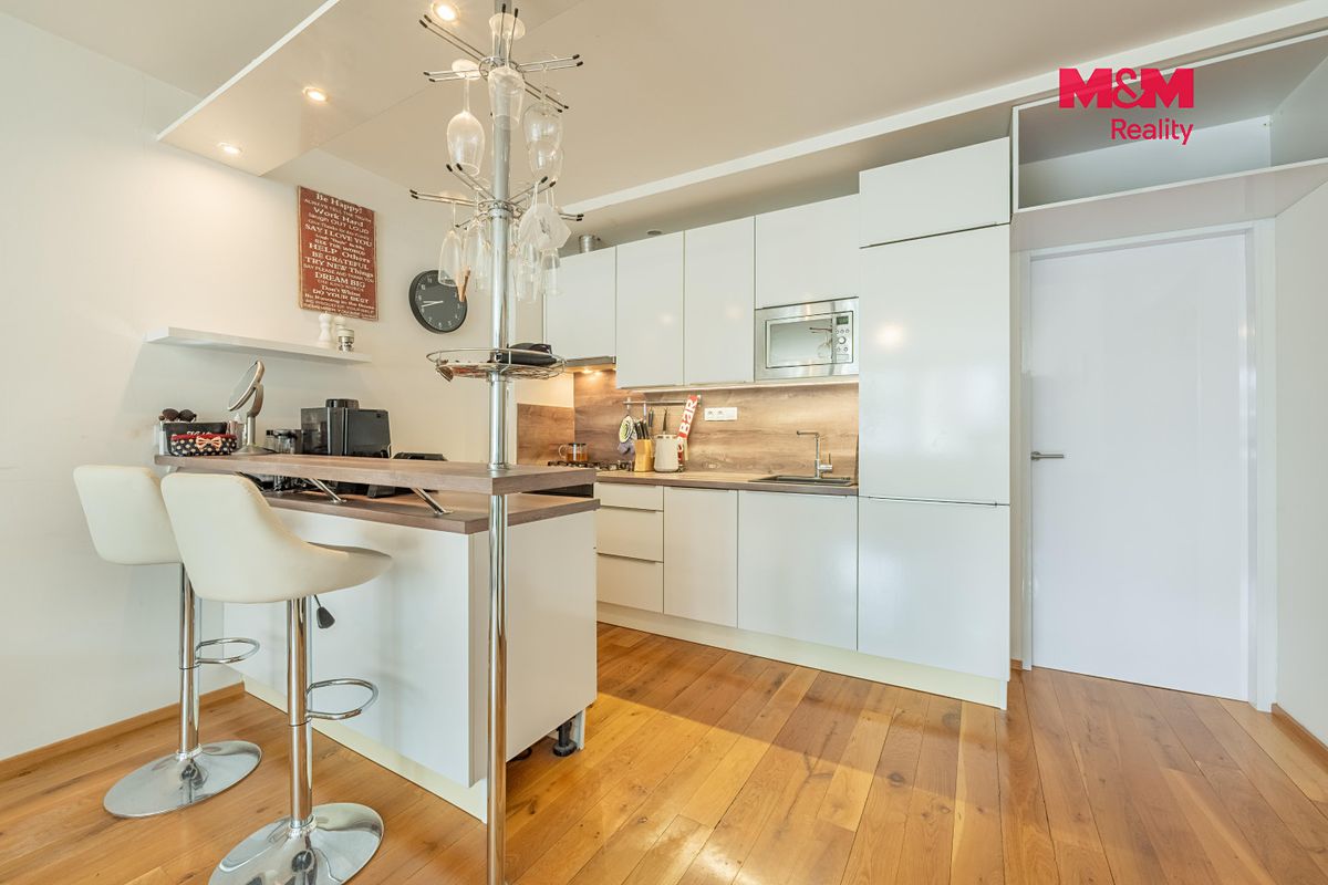 Pronájem bytu 2+kk 64 m² – fotografie 2