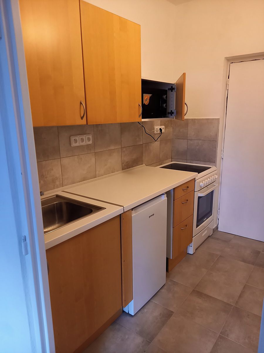 Pronájem bytu 1+kk 27 m²
