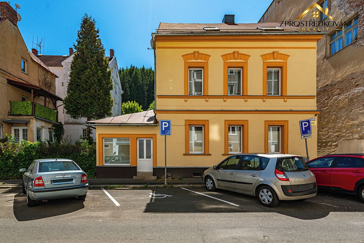 Prodej rodinného domu 259 m², pozemek 605 m²