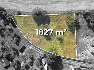 Prodej  stavebního pozemku 1 827 m²
