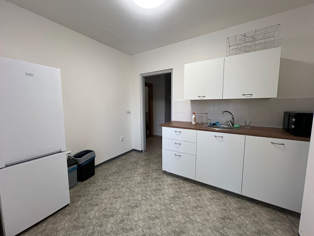 Pronájem kanceláře 16 m² – fotografie 5