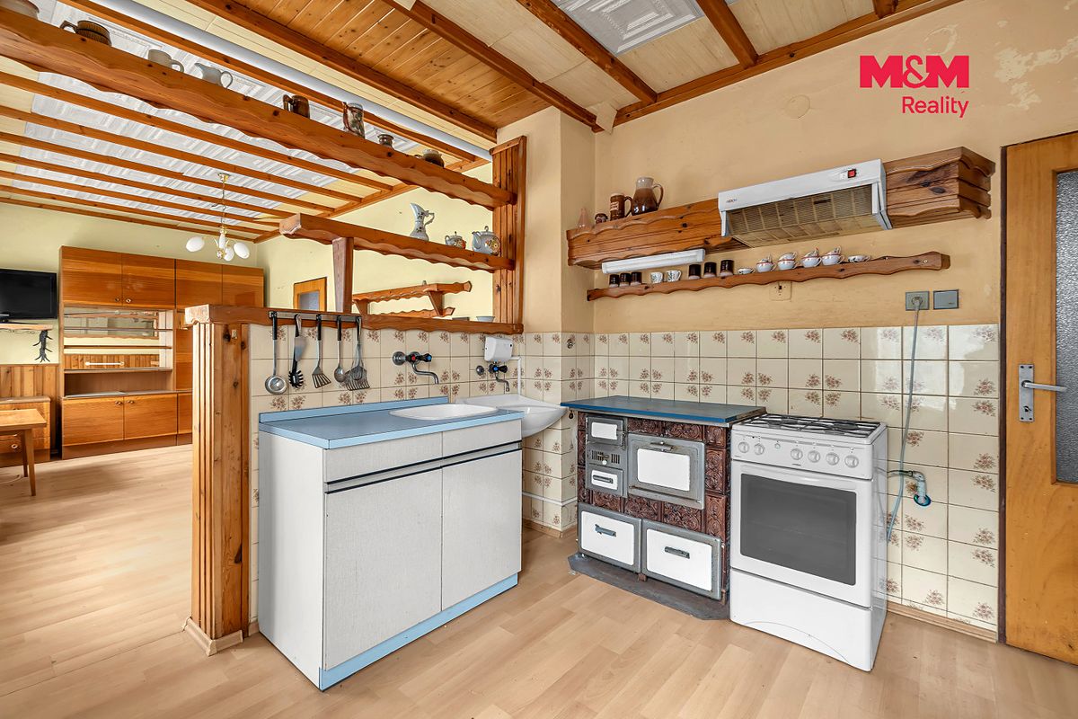 Prodej rodinného domu 113 m², pozemek 914 m² – fotografie 2