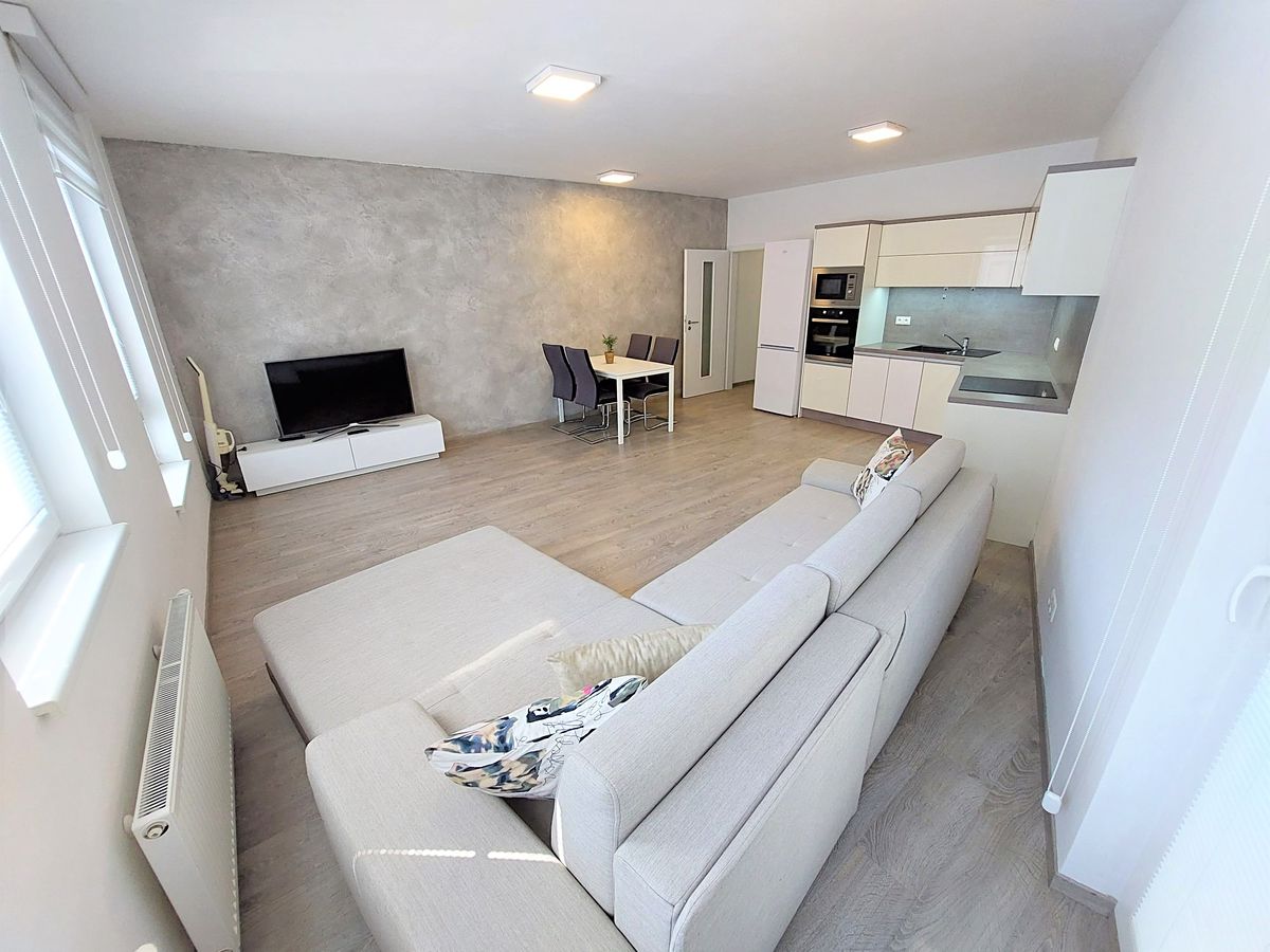 Pronájem bytu 3+kk 74 m² – fotografie 2