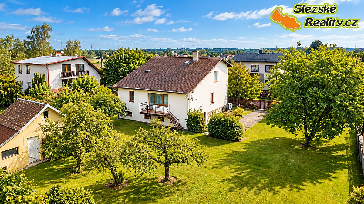 Prodej rodinného domu 240 m², pozemek 1130 m² – fotografie 3