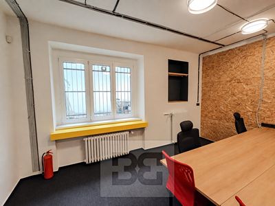 Pronájem kanceláře 118 m²