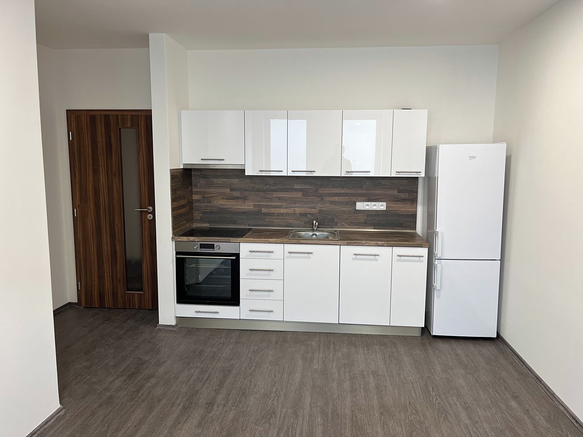 Pronájem bytu 2+kk 45 m² – fotografie 2