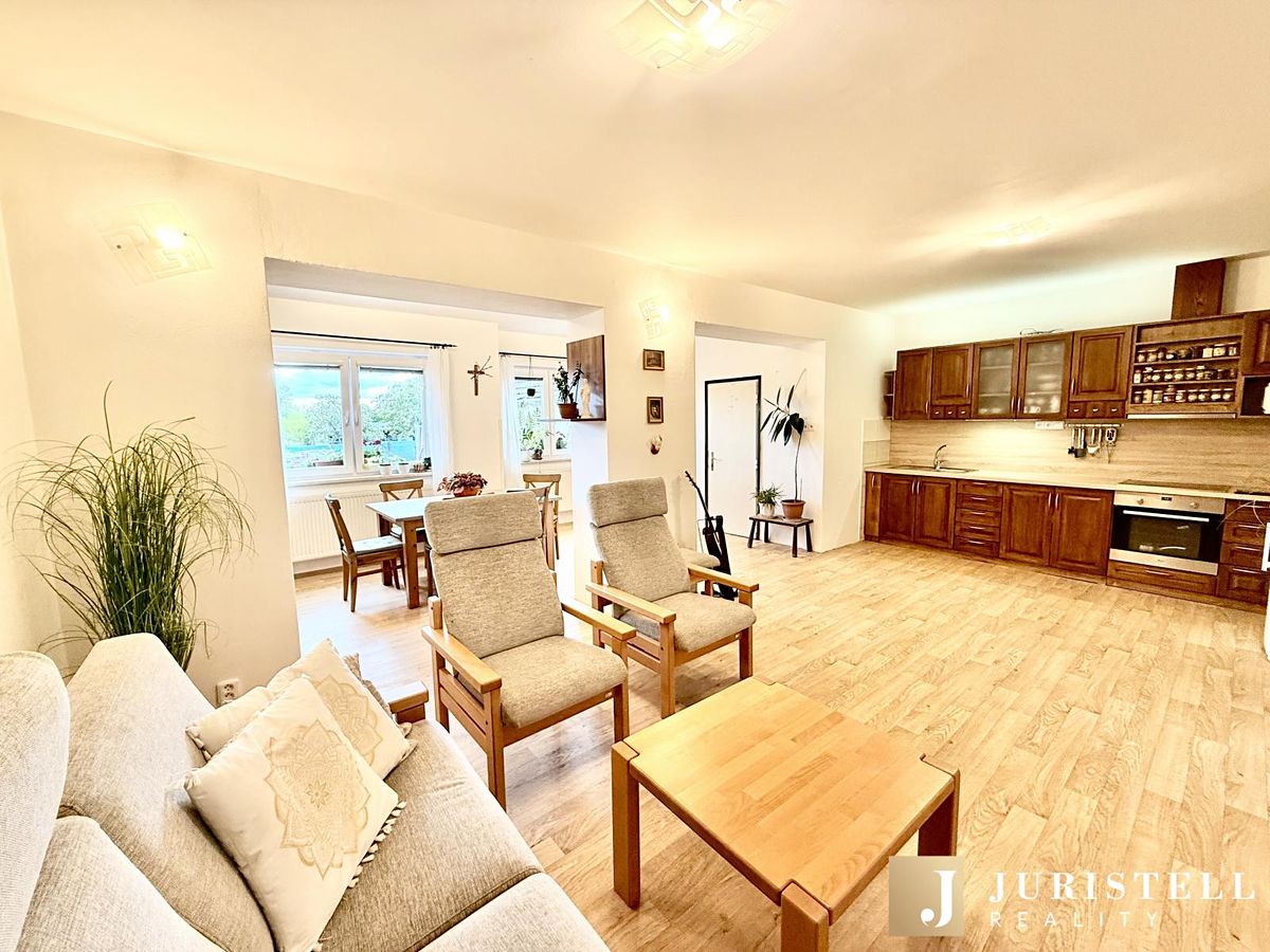 Prodej rodinného domu 187 m², pozemek 196 m² – fotografie 4