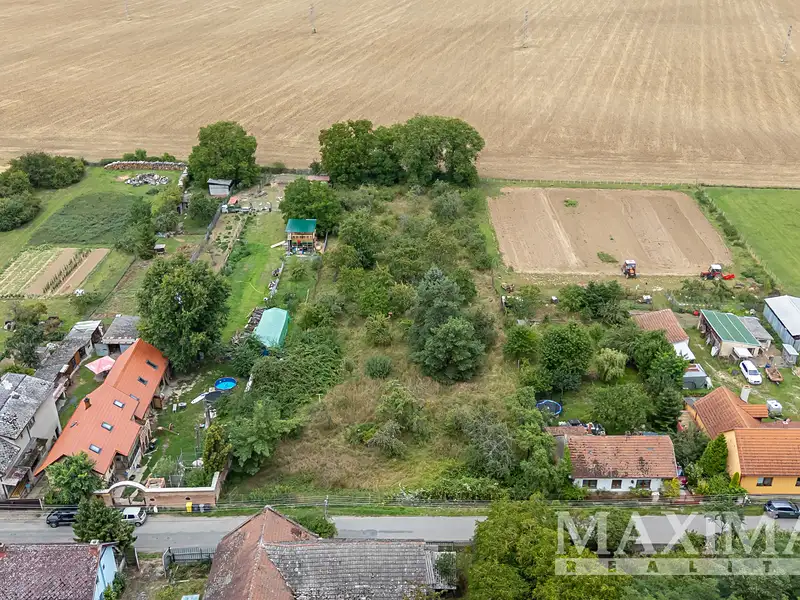 Prodej stavebního pozemku 3823 m², Dolní Beřkovice – náhled fotky 2