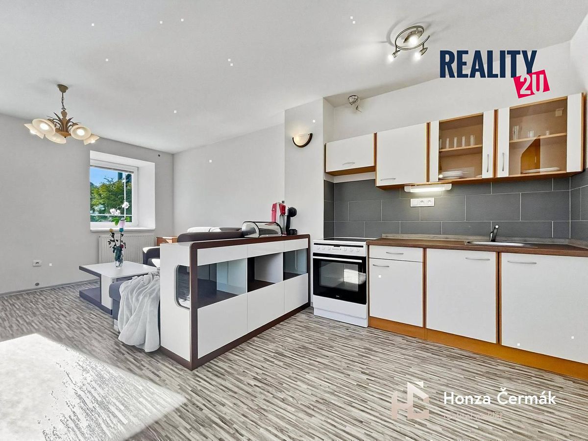 Pronájem bytu 2+kk 47 m² – fotografie 2