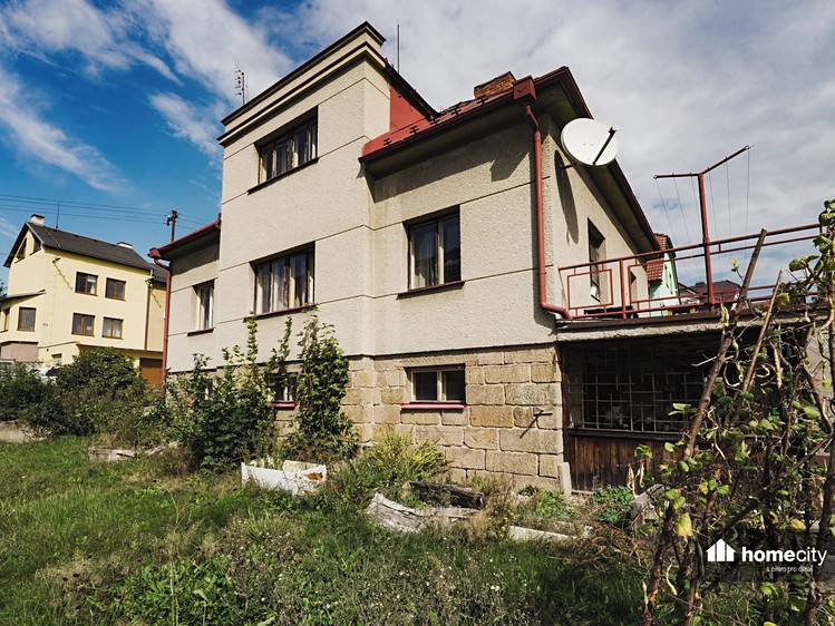 Haus zum Kauf, 375 m² (1 von 17)
