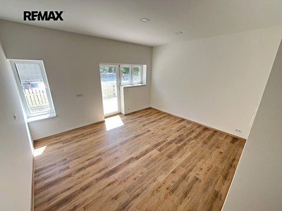 Pronájem bytu 1+kk, 34 m² (3 z 18)