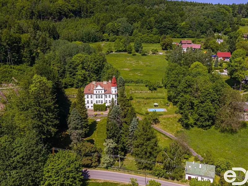 Prodej vily 680 m², pozemek 5000 m², Cvikov – náhled fotky 3