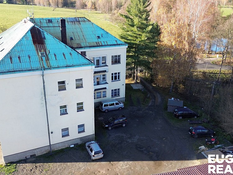 Prodej komerčního prostoru, 1 165 m² (2 z 30)