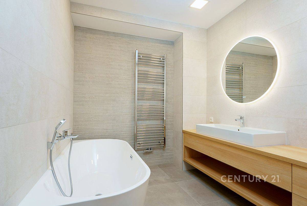 Pronájem bytu 2+kk 90 m² – fotografie 3