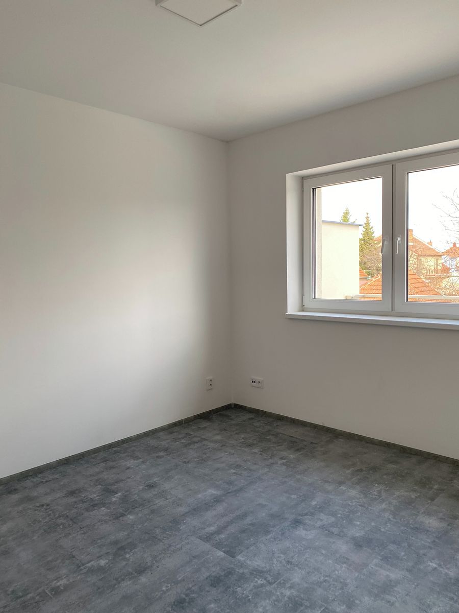 Pronájem bytu 2+kk 48 m² – fotografie 2