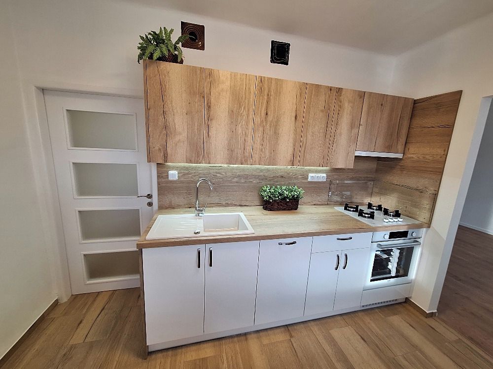 Pronájem bytu 2+1 55 m² – fotografie 2