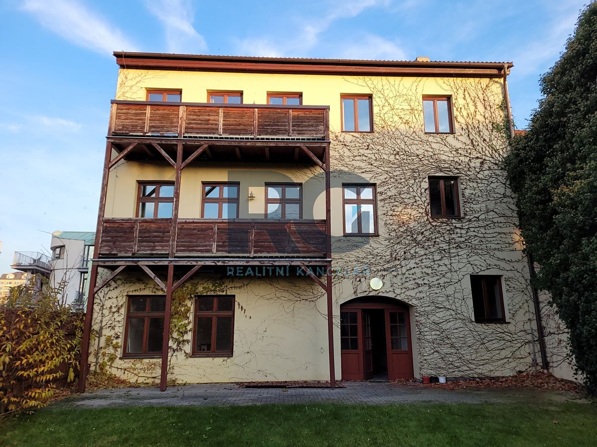 Pronájem bytu 1+kk 40 m²