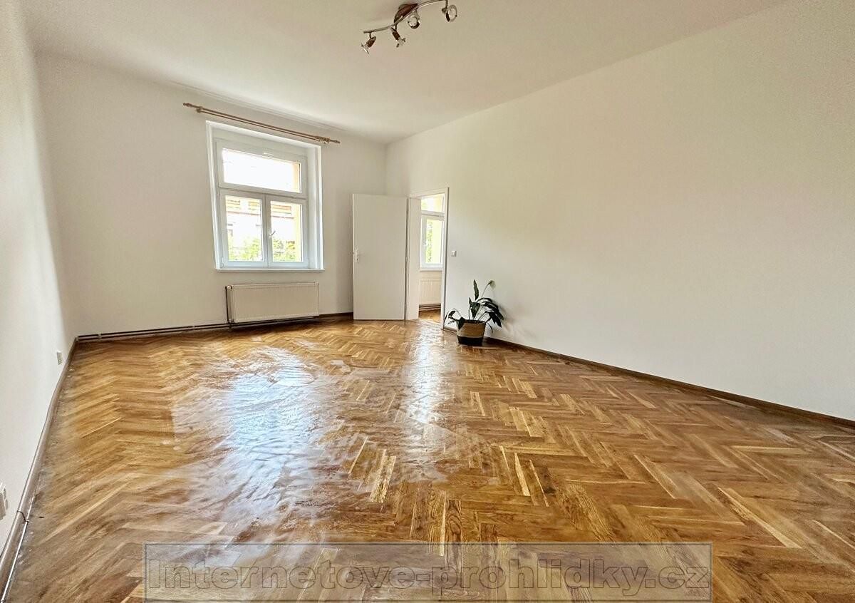 Pronájem bytu 2+kk 80 m² – fotografie 2
