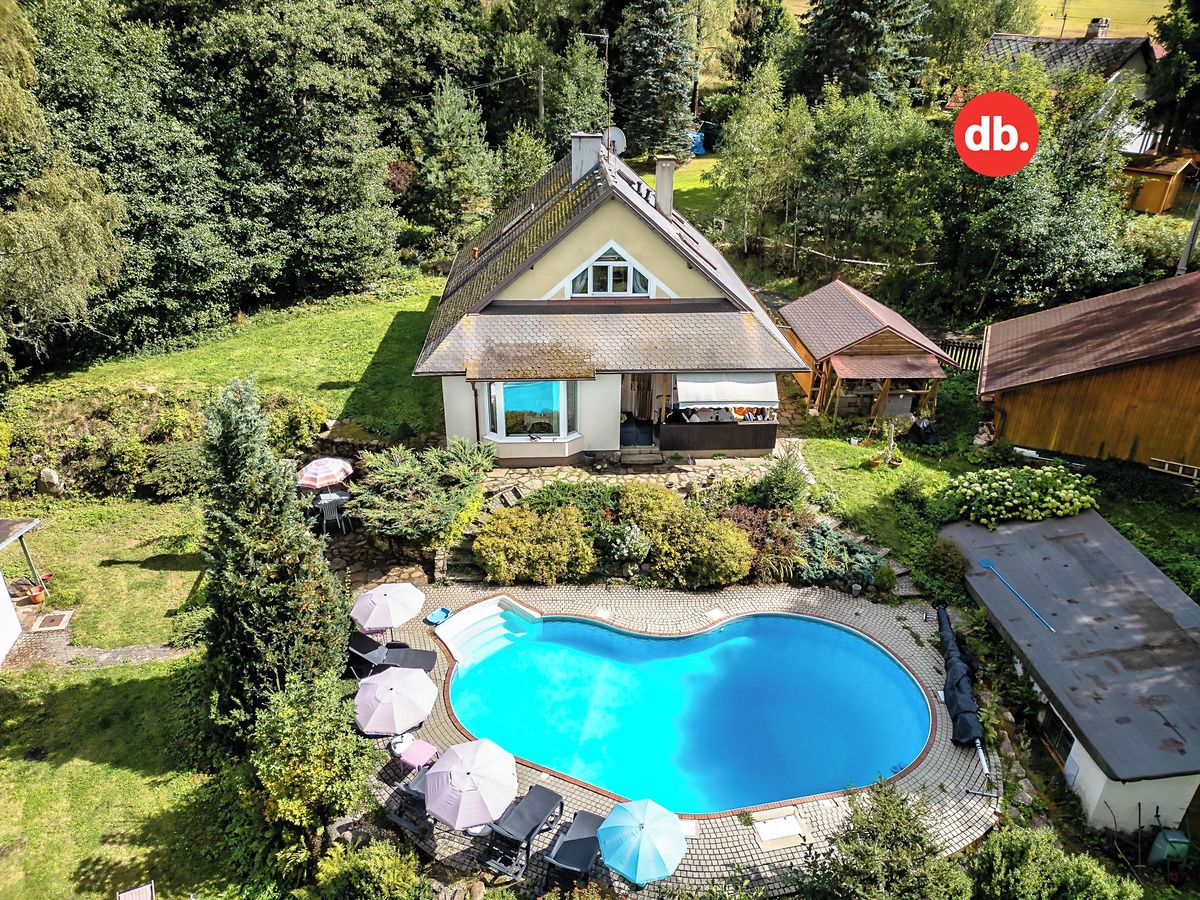 Prodej rodinného domu 240 m², pozemek 5268 m² – fotografie 2