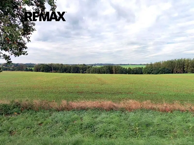 Prodej pole 22505 m², Úmonín – náhled fotky 1