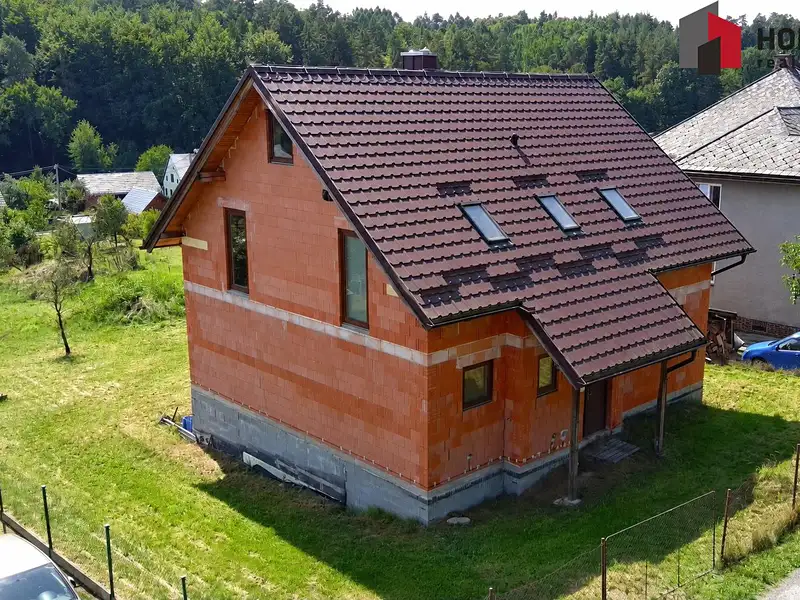 Prodej rodinného domu 150 m², pozemek 1366 m², Bělá – náhled fotky 2