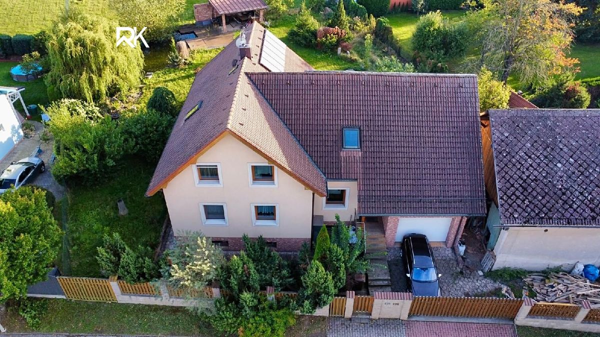 Pronájem rodinného domu 240 m², pozemek 1306 m²