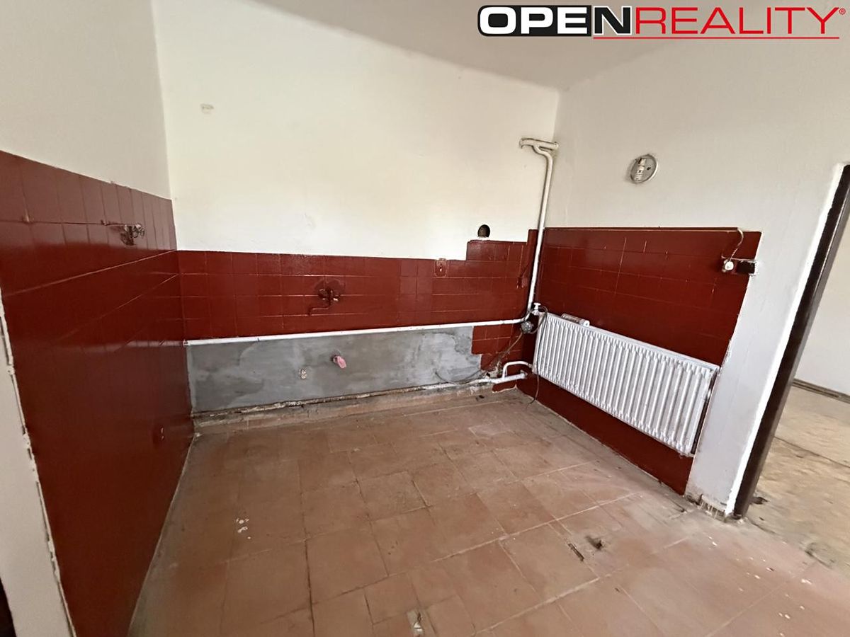 Prodej rodinného domu 174 m², pozemek 285 m² – fotografie 4